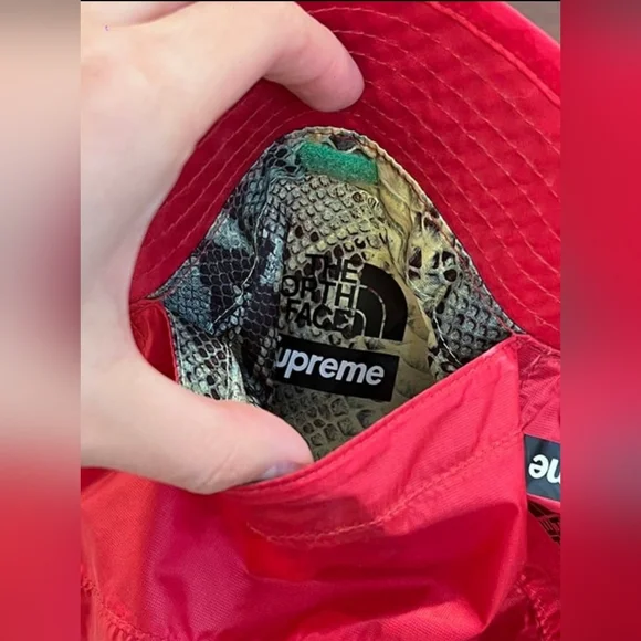 Supreme Northface Reversible Crusher Bucket Hat Size S/M - No tag